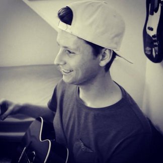 Session Singer, Vocalist, Songwriter and Music Producer - JonasHoffmann