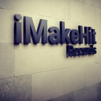 Session Singer, Vocalist, Songwriter and Music Producer - imakehit